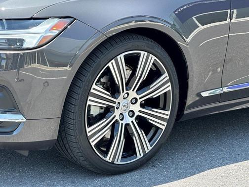 2022 Volvo S90 B6 Inscription