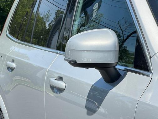 2025 Volvo XC90 B6 Plus 7-Seater