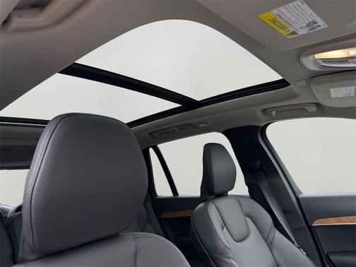 2025 Volvo XC90 B6 Plus 7-Seater