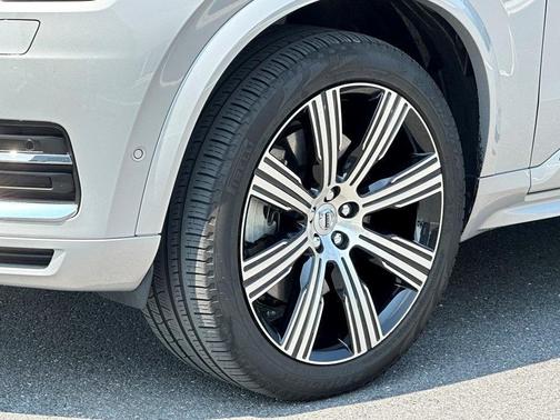 2023 Volvo XC90 Recharge Plug-In Hybrid T8 Ultimate Bright Theme 7-Seater