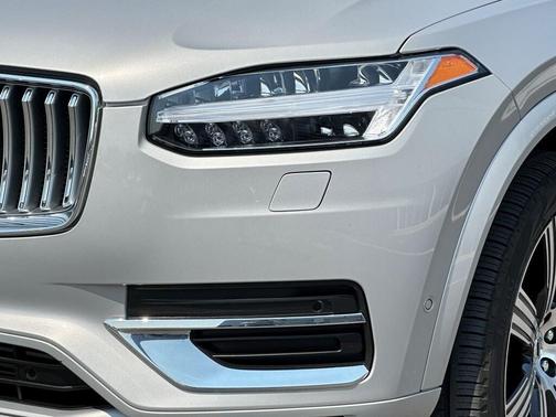 2023 Volvo XC90 Recharge Plug-In Hybrid T8 Ultimate Bright Theme 7-Seater