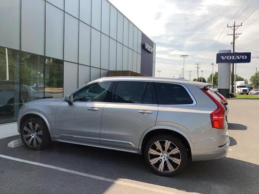 2023 Volvo XC90 Recharge Plug-In Hybrid T8 Ultimate Bright Theme 7-Seater