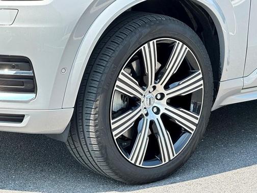 2023 Volvo XC90 Recharge Plug-In Hybrid T8 Ultimate Bright Theme 7-Seater