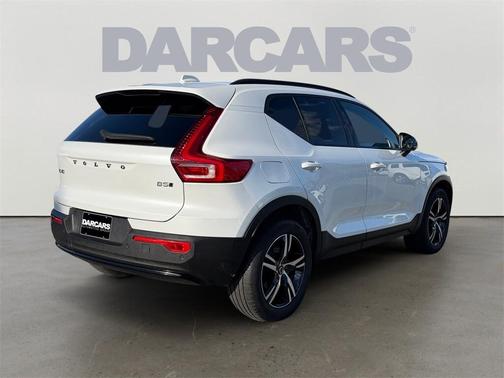 2023 Volvo XC40 B5 Plus Dark Theme