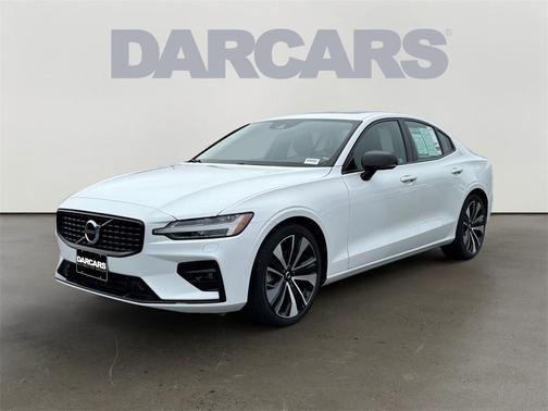 2022 Volvo S60 B5 Momentum