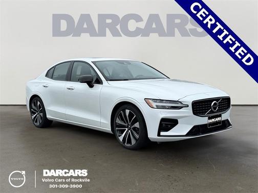 2022 Volvo S60 B5 Momentum