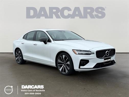 2022 Volvo S60 B5 Momentum
