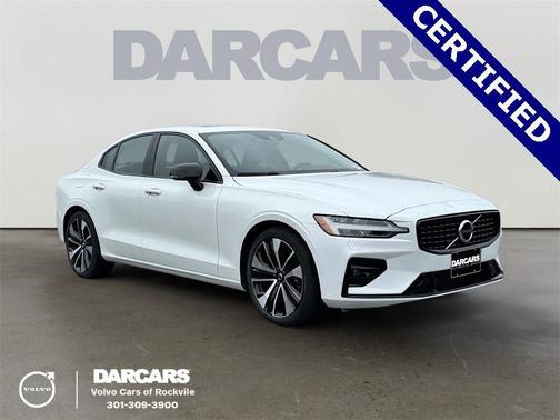 2022 Volvo S60 B5 Momentum