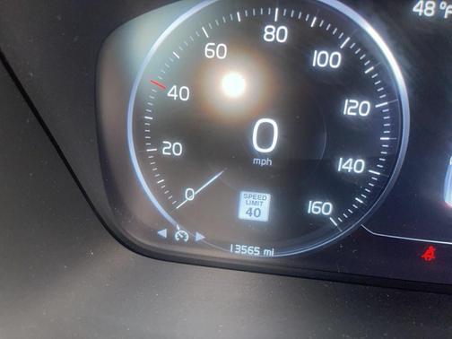 2022 Volvo S60 B5 Momentum