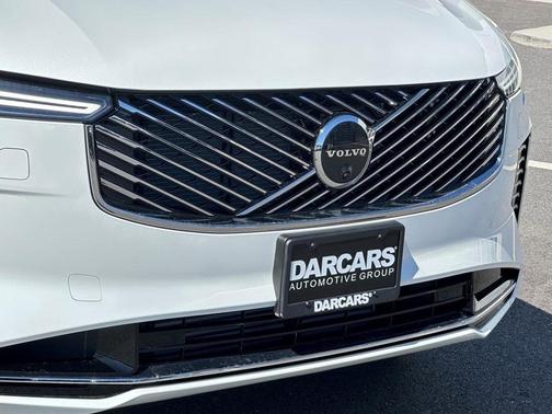 2025 Volvo XC90 Plug-In Hybrid T8 Plus 7-Seater