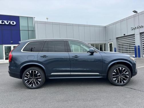 2025 Volvo XC90 Plug-In Hybrid T8 Plus 7-Seater