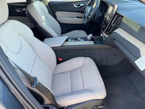 2026 Volvo XC60 Plug-In Hybrid T8 Plus
