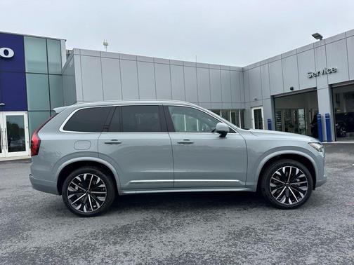 2025 Volvo XC90 Plug-In Hybrid T8 Plus 7-Seater