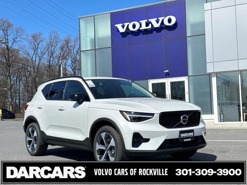 2025 Volvo XC40 B5 Plus Dark Theme