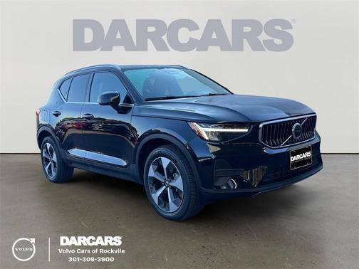 2025 Volvo XC40 B5 Core Bright Theme