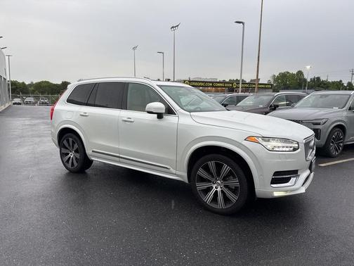 2023 Volvo XC90 B6 Ultimate 7-Seater