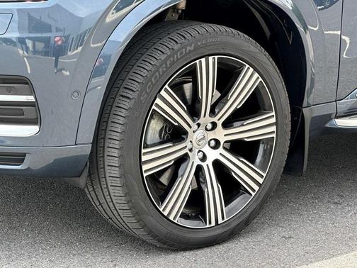 2024 Volvo XC90 Recharge Plug-In Hybrid T8 Ultimate Bright Theme 7-Seater