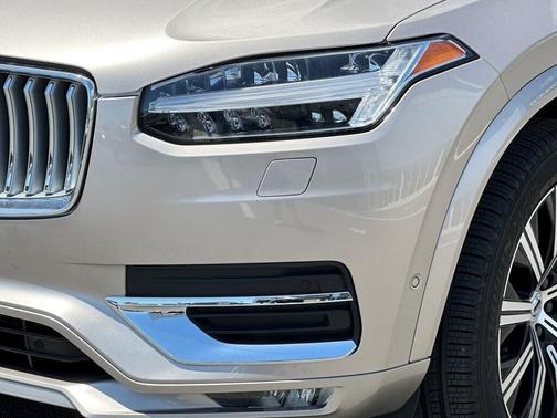 2025 Volvo XC90 B6 Plus 7-Seater