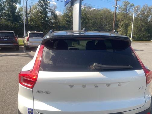 2022 Volvo XC40 Recharge Pure Electric P8 Twin Plus