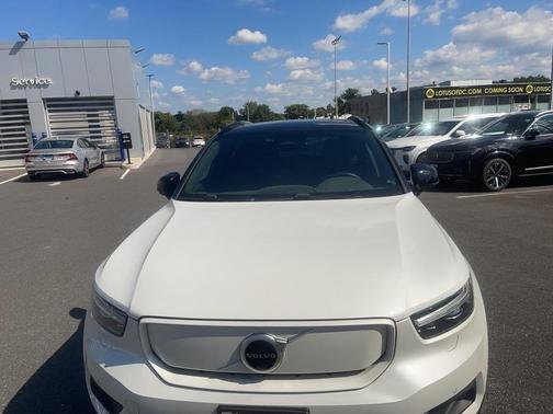 2022 Volvo XC40 Recharge Pure Electric P8 Twin Plus