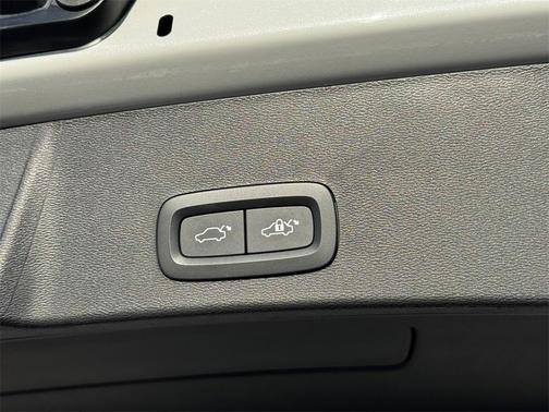 2022 Volvo XC40 Recharge Pure Electric P8 Twin Plus