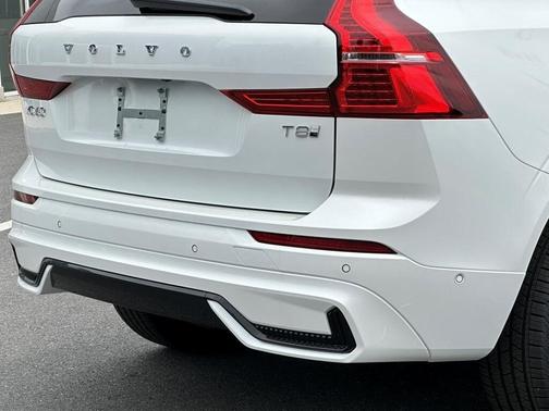 2025 Volvo XC60 Plug-In Hybrid T8 Plus