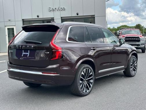2025 Volvo XC90 Plug-In Hybrid T8 Plus 7-Seater