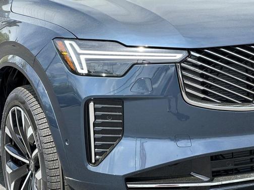 2025 Volvo XC90 B5 Plus 7-Seater
