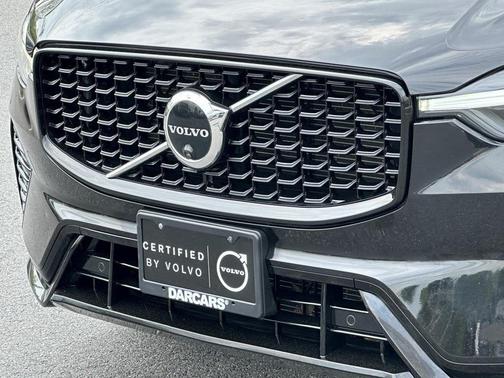 2022 Volvo XC60 B6 R-Design