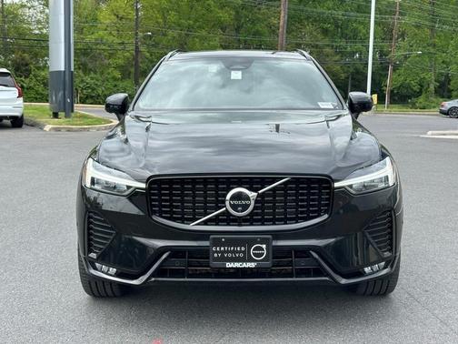 2022 Volvo XC60 B6 R-Design