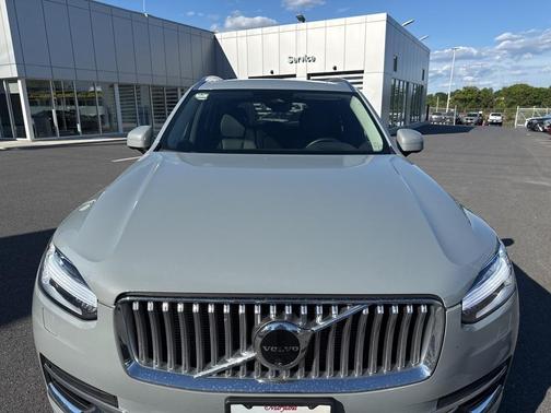 2024 Volvo XC90 Recharge Plug-In Hybrid T8 Plus Bright Theme 7 Passenger