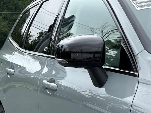 2025 Volvo XC60 Plug-In Hybrid T8 Ultra