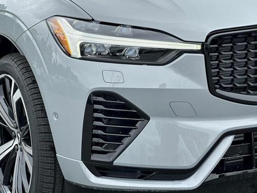2025 Volvo XC60 Plug-In Hybrid T8 Ultra