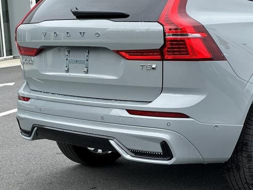 2025 Volvo XC60 Plug-In Hybrid T8 Ultra