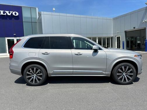 2025 Volvo XC90 B6 Plus 7-Seater