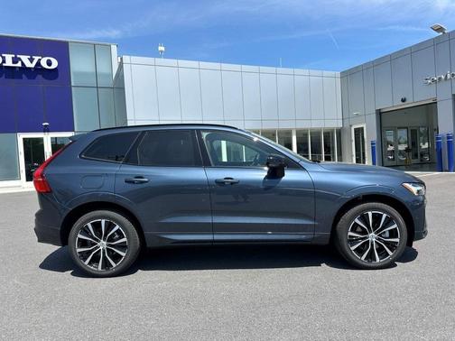 2025 Volvo XC60 B5 Ultra