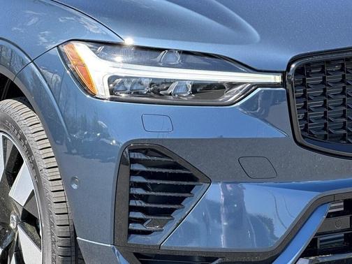 2025 Volvo XC60 Plug-In Hybrid T8 Plus