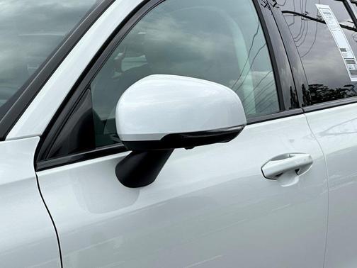 2024 Volvo V60 Cross Country B5 Plus