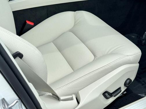 2024 Volvo V60 Cross Country B5 Plus