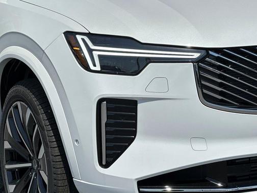 2025 Volvo XC90 Plug-In Hybrid T8 Plus 7-Seater