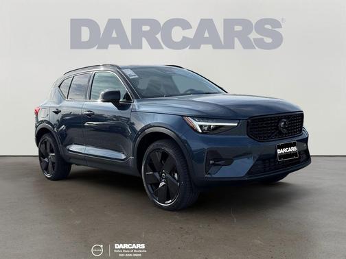 2026 Volvo XC40 B5 Ultra Black Edition