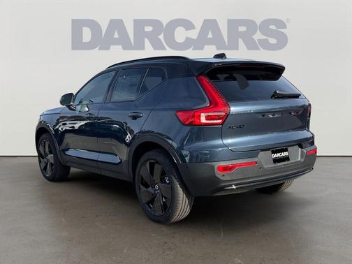 2026 Volvo XC40 B5 Ultra Black Edition