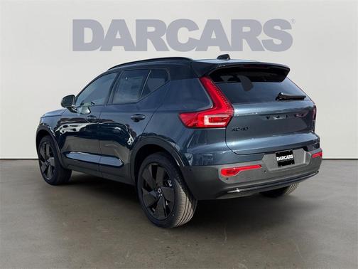2026 Volvo XC40 B5 Ultra Black Edition