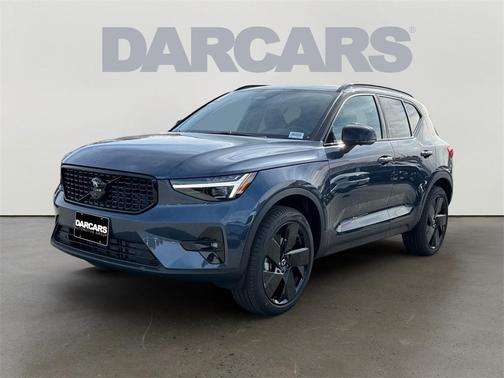 2026 Volvo XC40 B5 Ultra Black Edition
