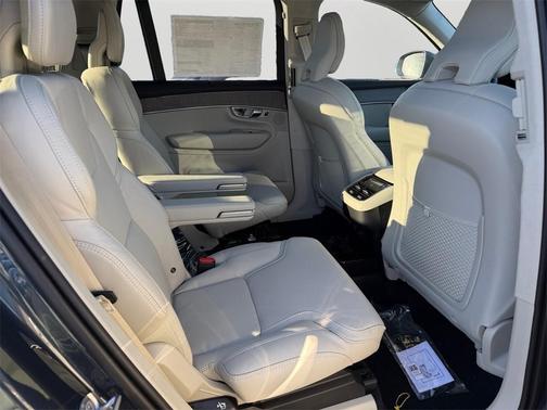 2026 Volvo XC90 B6 Ultra 6-Seater