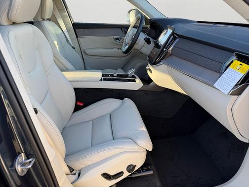 2026 Volvo XC90 B6 Ultra 6-Seater