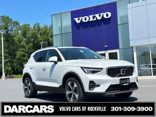 2025 Volvo XC40 B5 Plus Bright Theme