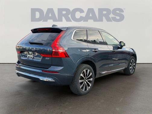 2023 Volvo XC60 B5 Plus Bright Theme