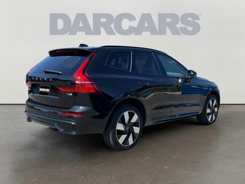 Onyx Black Metallic 2025 Volvo XC60 Plug-In Hybrid T8 Plus