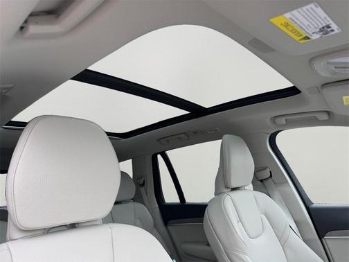 2025 Volvo XC90 Plug-In Hybrid T8 Plus 7-Seater